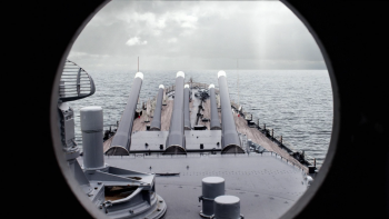 uump4.cc_美国战舰 American.Warships.2012.720p.BluRay.x264.DTS-HDC 4.37G