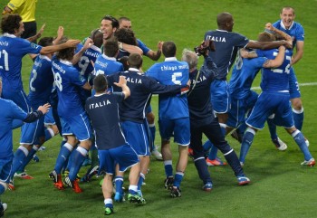 ЕВРО 2012 (фото) - Страница 4 B08c4d198233197